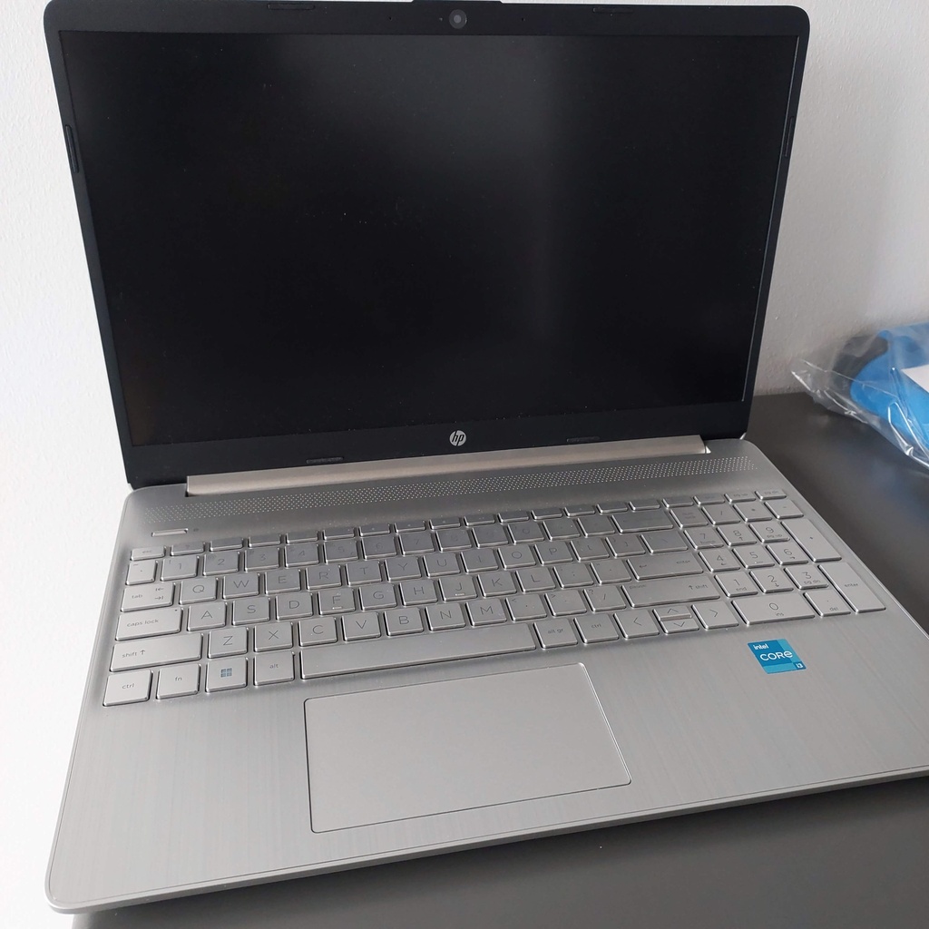 Ноутбук HP 15S-FQ5113NW 15,6″, Intel Core i3–1215U, 8 GB RAM, 256 GB SSD, Windows 11 Home
